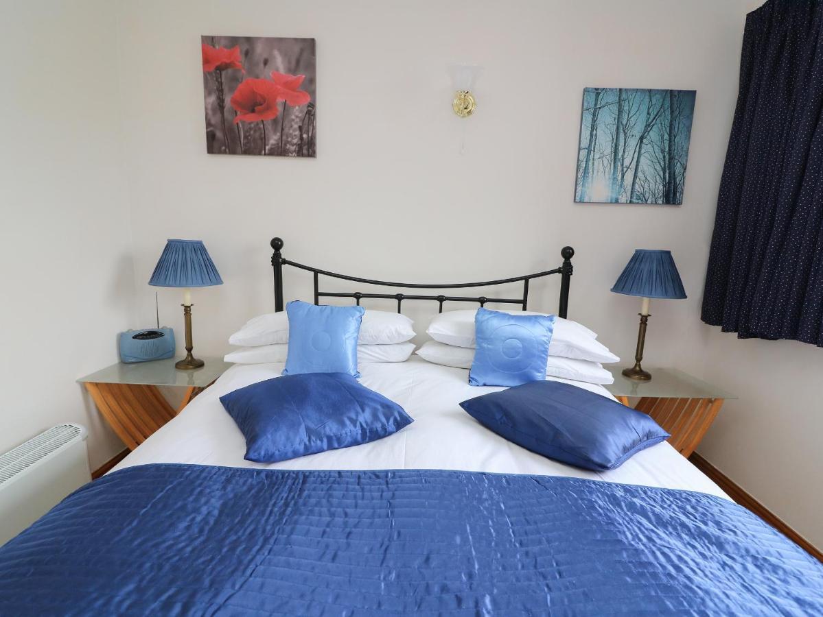 Blaenywawr Annexe Villa Cross Inn ภายนอก รูปภาพ